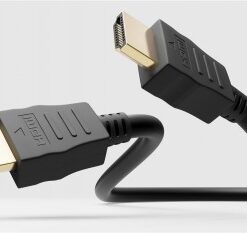 Zwarte HDMI-kabel met gouden aansluitingen, van dichtbij gefotografeerd tegen een lichte achtergrond.