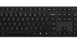 Zwarte, draadloos Lenovo-toetsenbord met Noordse FIN/SWE-indeling, van bovenaf gefotografeerd.