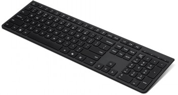 Lenovo Professional draadloos oplaadbaar toetsenbord met FIN/SWE-toetsenindeling. Dunne zwarte draadloze toetsenbord met numeriek toetsenblok en gedetailleerde toetsen, gezien vanachter.