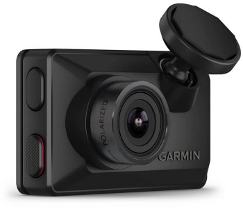 Compakte zwarte Garmin Dash Cam Mini X210 dashboardcamera, lens en bevestigingsbeugel, zijprofiel.