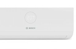 Witte BOSCH 3000I W 35E binnenunit, minimalistisch ontwerp, met afstandsbediening.