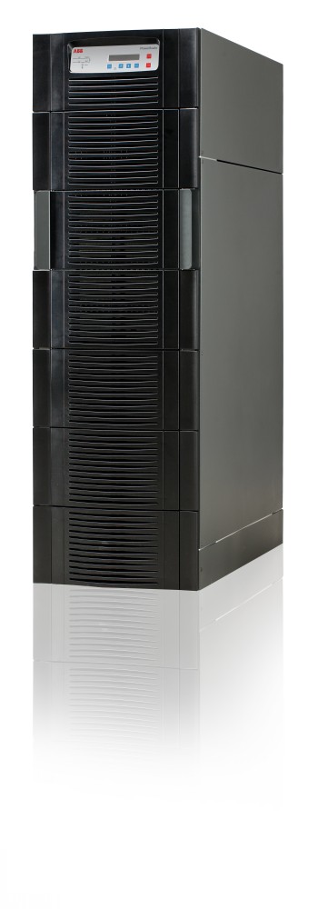 Zwarte en verticale ABB POWERSCALE UPS 25 kVA stroomvoorziening in kastmodel, vooraan- en zijaanzicht zichtbaar.