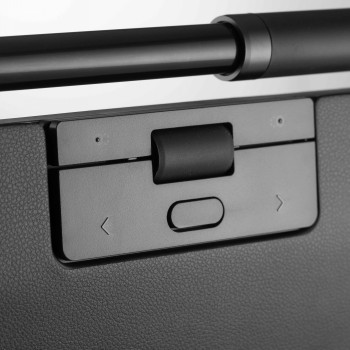 Contour Design Rollermouse Pro Extended draadloze ergonomische controller Close-up van een zwart ergonomisch muisbedieningspaneel met een scrollwiel en knoppen in het midden.