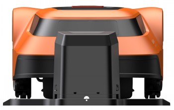 EZVIZ RM600 robotmaaier op het laadstation Oranje EZVIZ RM600 robotstofzuiger van voren gezien op het laadstation.