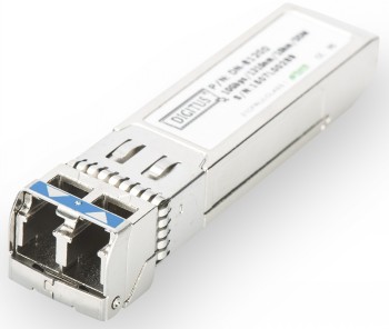 Zilverkleurige DIGITUS 10G SFP+ -module met LC-duplex-connector en zichtbaar label, witte achtergrond.