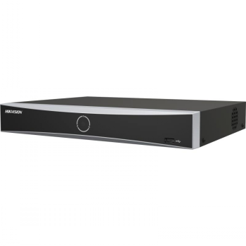 Zwarte en zilverkleurige 4-kanaals recorder van Hikvision, groot frontpaneel en aan/uit-knop.