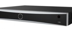 Zwarte Hikvision NVR76 recorder, rechthoekige vorm, zilverkleurige randen.