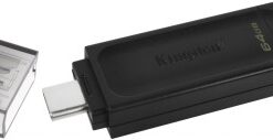 Zwarte Kingston 64 GB DataTraveler 70 USB-C-stick met afneembare transparante dop.
