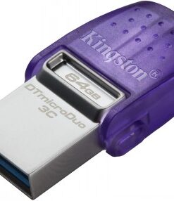 Zilveren Kingston 64 GB USB-stick met paarse kap en twee aansluitingen: USB-A en USB-C.