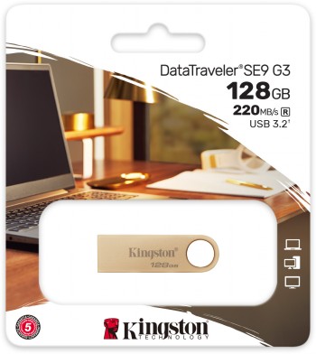Kingston 128 GB DataTraveler SE9 G3 USB-stick, snel en stijlvol. Goudkleurige Kingston 128 GB USB-stick in de verpakking, minimalistisch ontwerp en handgreep.
