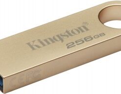 Gouden Kingston 256 GB USB-stick, metalen behuizing en sleutelringopening, USB-A-connector zichtbaar.
