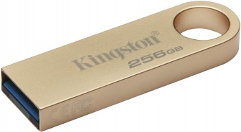 Gouden Kingston 256 GB USB-stick, metalen behuizing en sleutelringopening, USB-A-connector zichtbaar.