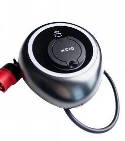 Ronde zwart-zilveren elektrische laadpaal met Eload-logo, rode stekker en kabel.