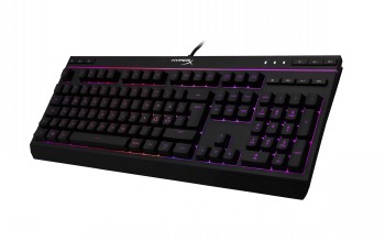 HyperX Alloy Core RGB-toetsenbord met Noordse toetsen Zwarte HyperX-toetsenbord met Noordse toetsen en RGB-verlichting, zicht vanuit een lage hoek.