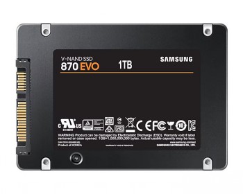 Samsung 870 EVO 1TB - SSD-schijf, zwart, 2,5 inch Samsung 870 EVO 1TB SSD-schijf, zwarte 2,5-inch harde schijf, gezien vanaf de achterkant.