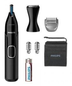 Zwarte Philips-neushaartrimmer en accessoires, zoals verwisselbare koppen, beschermhoes en batterij, op een witte achtergrond.