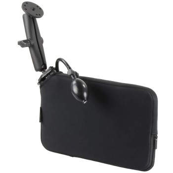 RAM Mounts pompbevestiging en lange arm voor laptop, zwart design. Zwarte RAM Mounts-pompbevestiging, lange arm en zachte wigkussen in zijprofiel.
