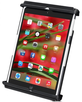 Lichtgewicht zwarte RAM Mounts-houder met 8-inch tablet in beschermhoes.