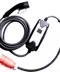 Zwart-rode Eload-laadstation, lange kabel, LCD-monitor en Type 2-stekker, witte achtergrond.