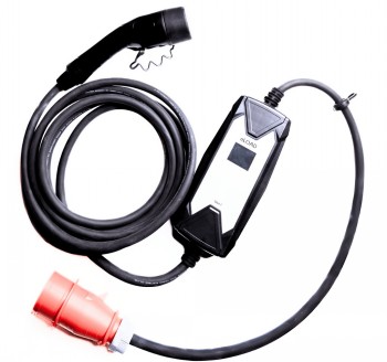 Zwart-rode Eload-laadstation, lange kabel, LCD-monitor en Type 2-stekker, witte achtergrond.