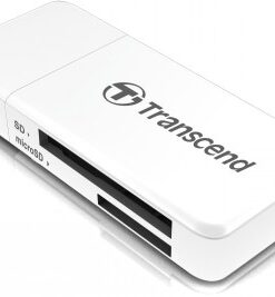 Valkoinen, suorakulmion muotoinen Transcend-kortinlukija, jossa SD- ja microSD-korttipaikat näkyvät laitteen sivulla.