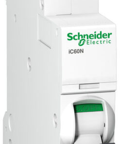 Schneider Electric Acti9 IC60N installatieautomaat 20A enkelfasig Witte enkelfasige installatieautomaat met groen Schneider Electric-logo en schakelhendel.