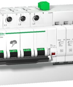 Witte Schneider Electric iQuick PRD40R 3P+N overspanningsbeveiliging met groene indicatielamp, zicht vanuit een voorste hoek.