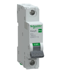 Schneider Electric Easy9 installatieautomaat 10A, B-karakteristiek. Installatieautomaat, witte kunststof behuizing, groene schakelaar in UIT-stand, zijprofiel zichtbaar.