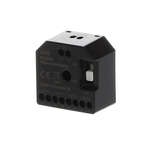 ABB-videodistributeur voor binnengebruik met DIN-railmontage Zwarte ABB-videodistributeur voor DIN-railmontage, een compacte apparaat met een kunststof behuizing en een witte schakelaar.