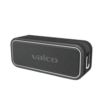 Valco Nordell MK3 Bluetooth-luidspreker zwart, duurzaam en compact Zwarte rechthoekige Bluetooth-luidspreker met een metalen frontrooster en het Valco-logo in het midden.